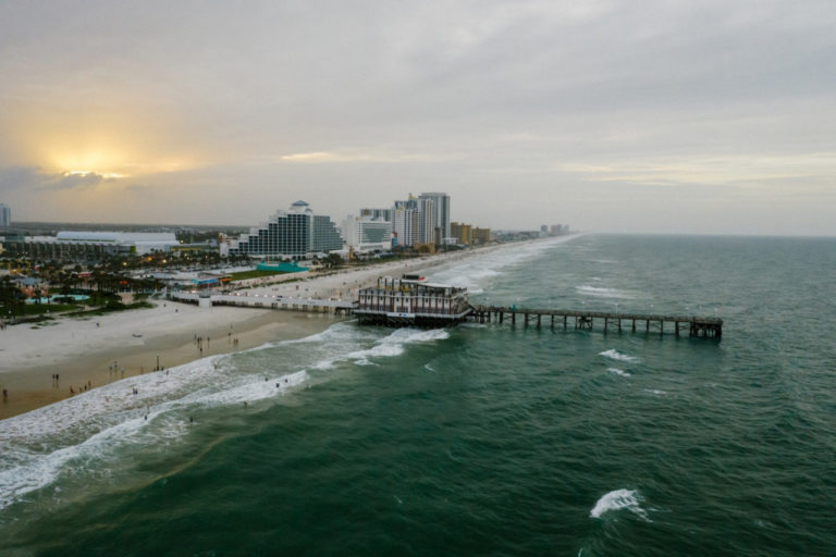 20 Things to Do at Daytona Beach in the Fall Featured Image